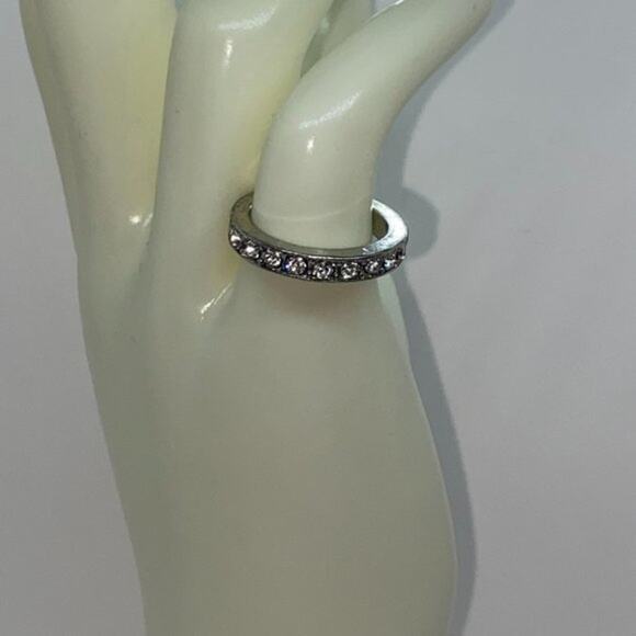Silver-Tone Clear Rhinestone Band Style Ring Women's Size 6.5 - Picture 1 of 7